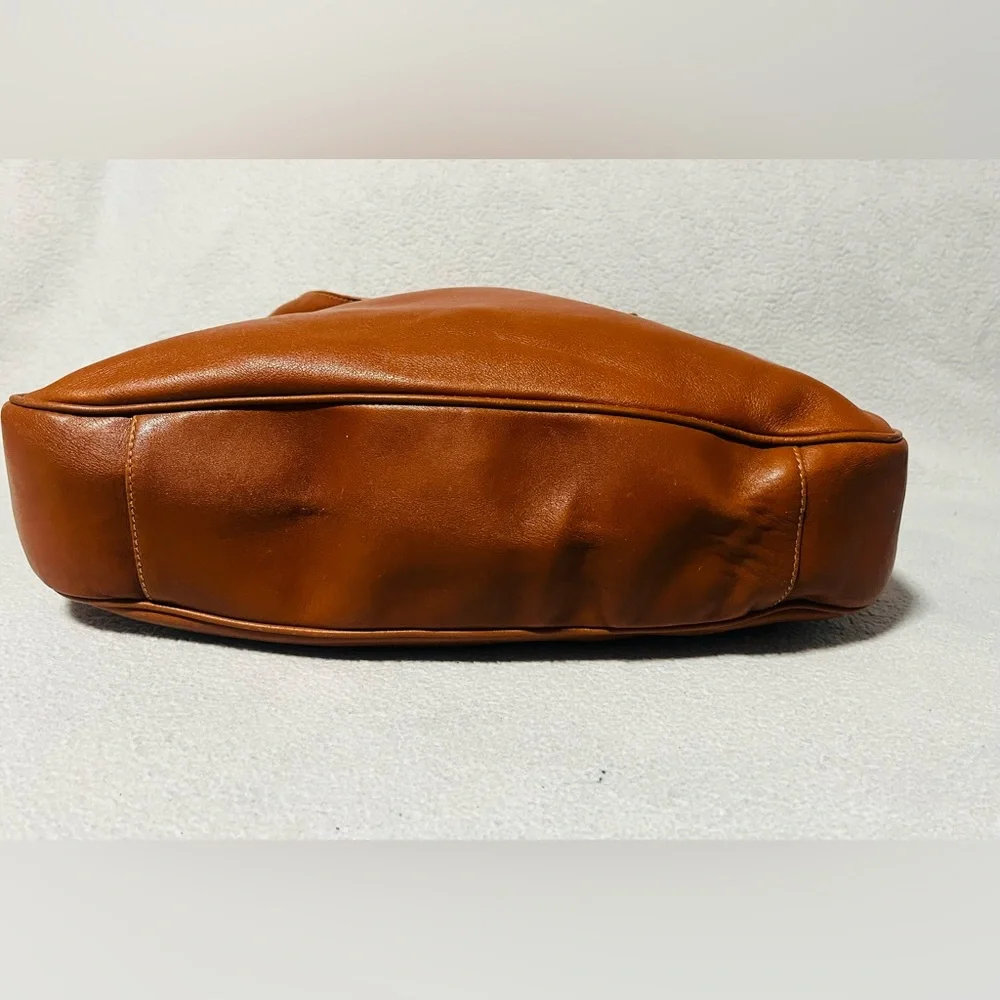 Gucci Bamboo Leather Shoulder Bag - Picture 11 of 14